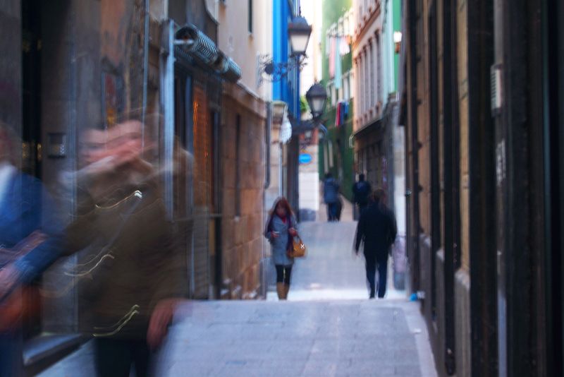 Una de las siete calles del casco antiguo de Bilbao | Foto: David Fernández