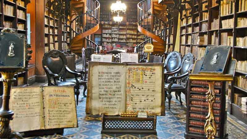 Biblioteca del convento. Foto de: HERNANDO REYES