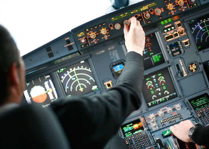 Cabina de mando de un avión de Easyjet | Foto: Easyjet