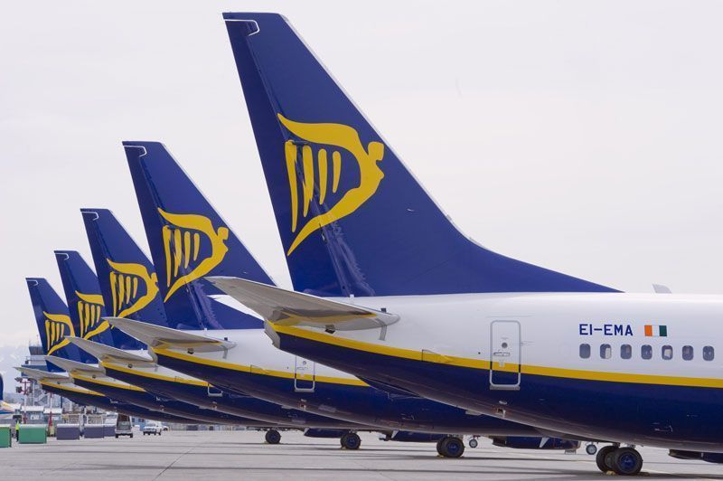 Colas de varios aviones de Ryanair | Fuente: Ryanair