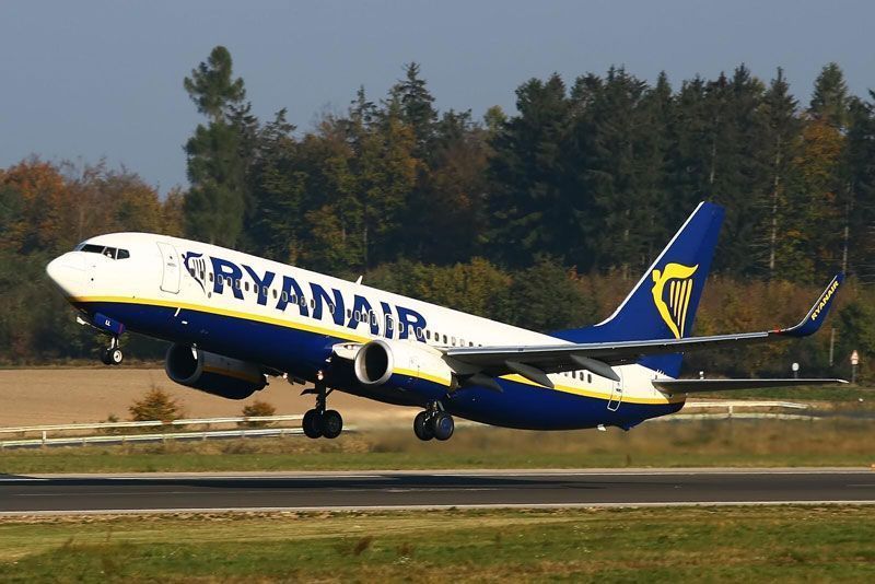Avión de Ryanair despegando | Fuente: Ryanair