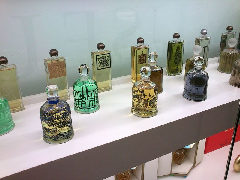 Más frascos de diseños originales para esencias y perfumes diferentes | Foto: David Fernández