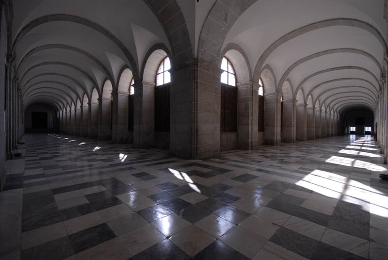 Pasillos del Monasterio de San Lorenzo de El Escorial | Foto: Paloma Gil