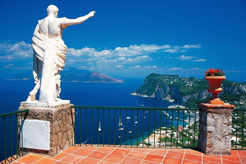 César Augusto saluda a Capri | Foto: Turismo de Capri