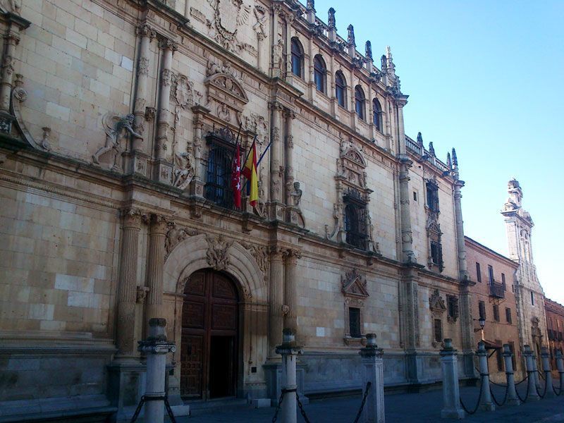 Fachada de la Universidad de Alcalá de Henares | Foto: David Fernández