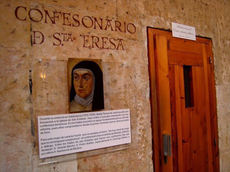 Confesionario de Santa Teresa de Jesús en el Convento de San Esteban de Salamanca