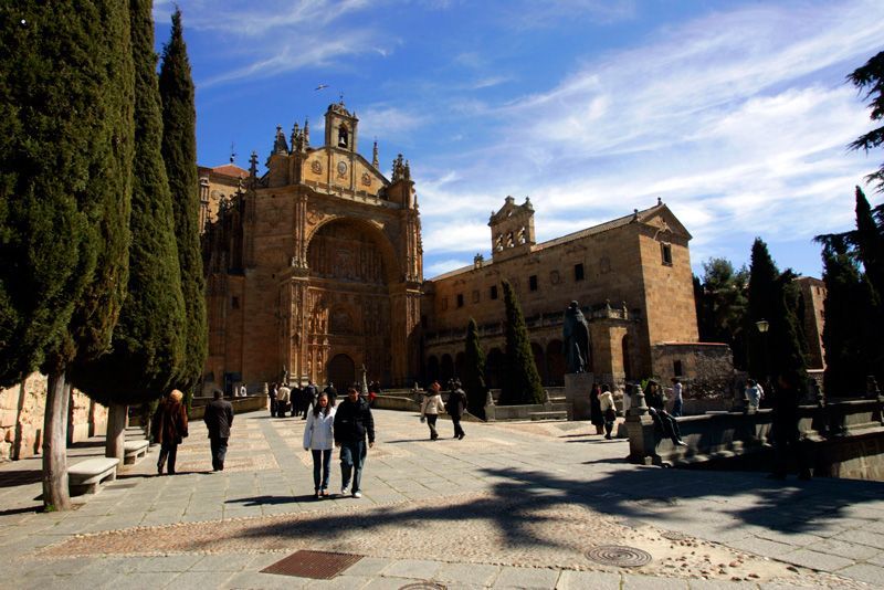 Portada de acceso a San Esteban de Salamanca | Foto: Salamanca Turismo