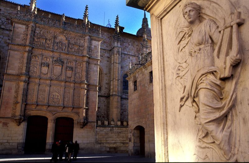 Portada de la Universidad de Salamanca | Foto: Salamanca Turismo