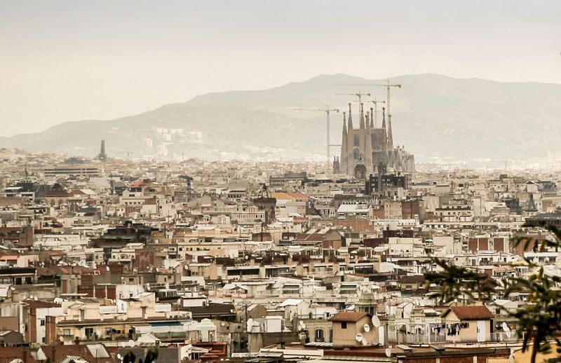 Panorama de Barcelona con la Sagrada Familia | Foto: Jarmoluk para Pixabay
