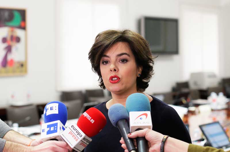 Soraya Sáenz de Santamaría, vicepresidenta del Gobierno, se dirige a los medios | Foto: La Moncloa