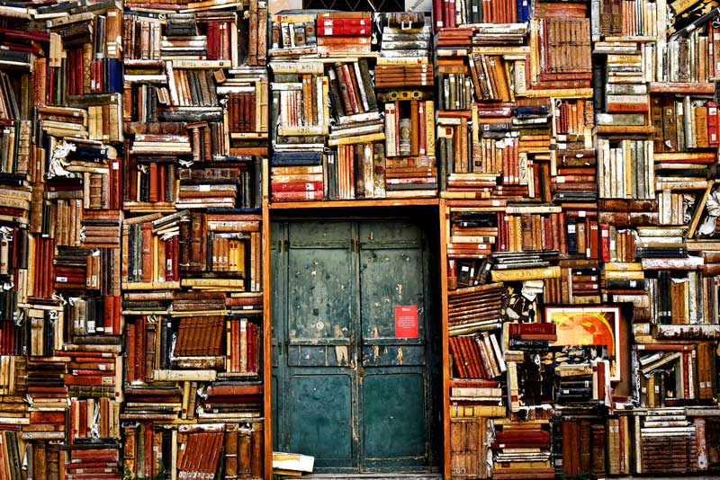 Biblioteca de libros antiguos | Foto: Pixabay